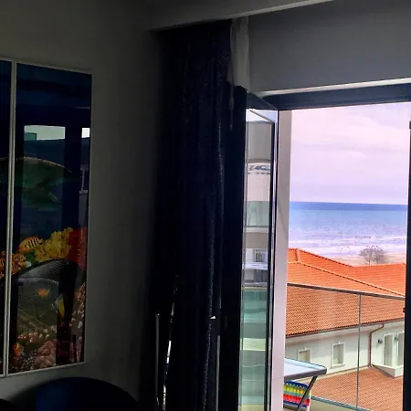 Velvet 43 Pe Plaja Daire *